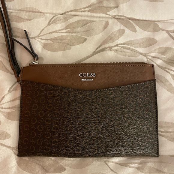 Guess Logo Wristlet - Picture 1 of 2